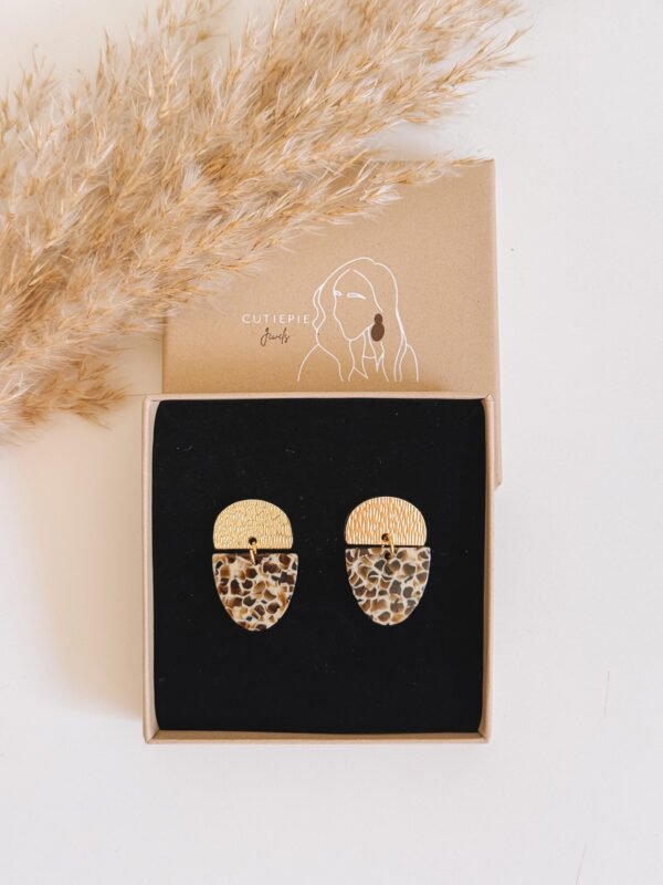 Ebony | Gold